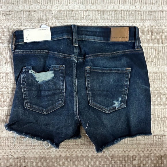 American Eagle Outfitters Women's MIDI Stretch Blue Denim Shorts NWT - Picture 3 of 3